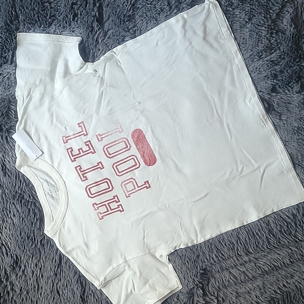🟢NWT t shirt